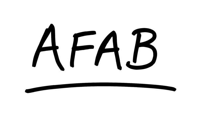 「Assigned Female At Birth」を表す「AFAB」